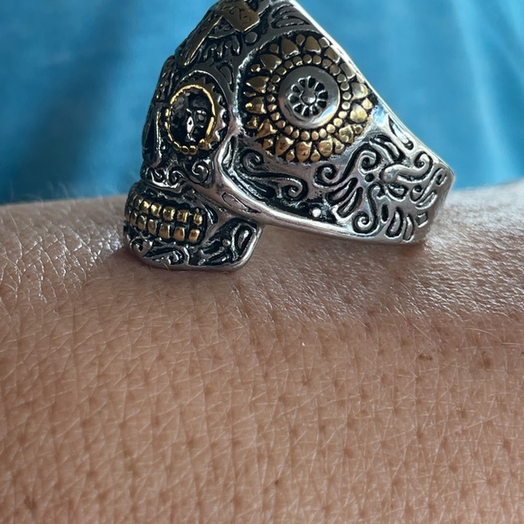 NWOT. Ed Hardy Skull Ring “Size 10”. FREE SHIPPING - Picture 2 of 8
